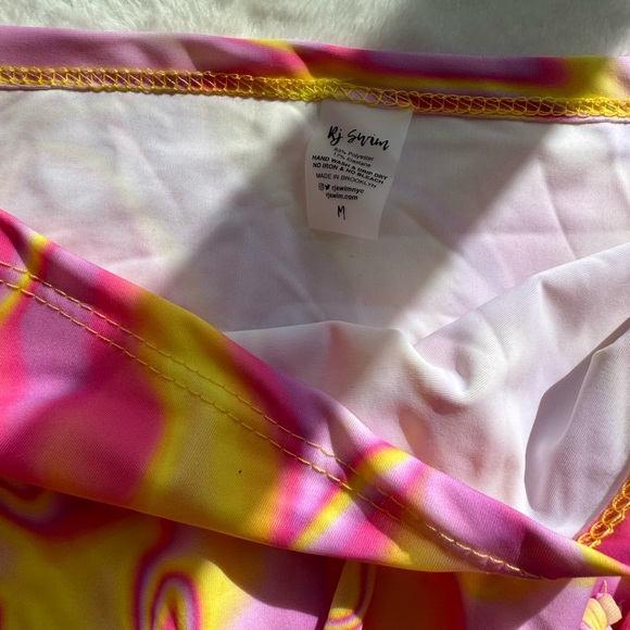 Bikini with skirt - Picture 3 of 4